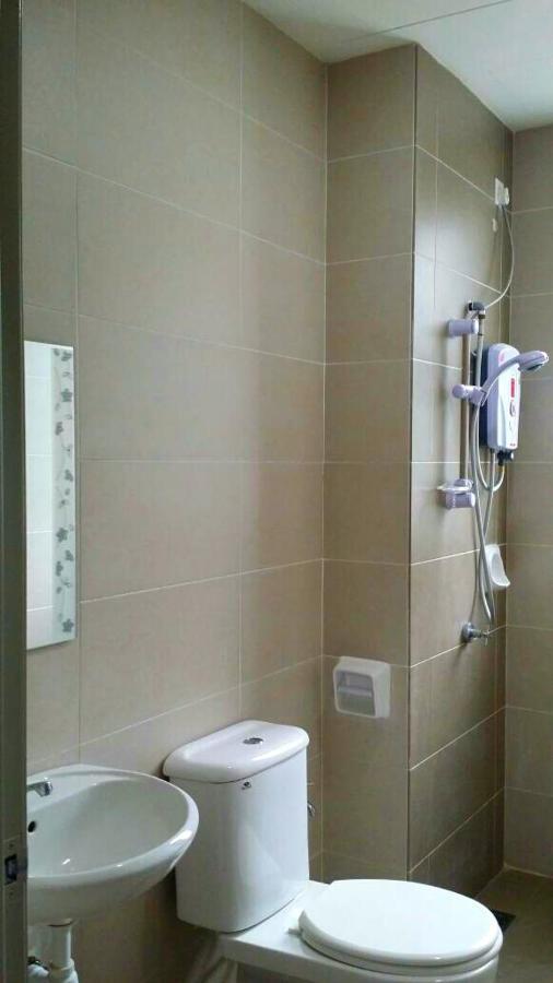 Barrington Square 2 Rooms Apartment At Golden Hill Night Market Бринчанг Екстериор снимка